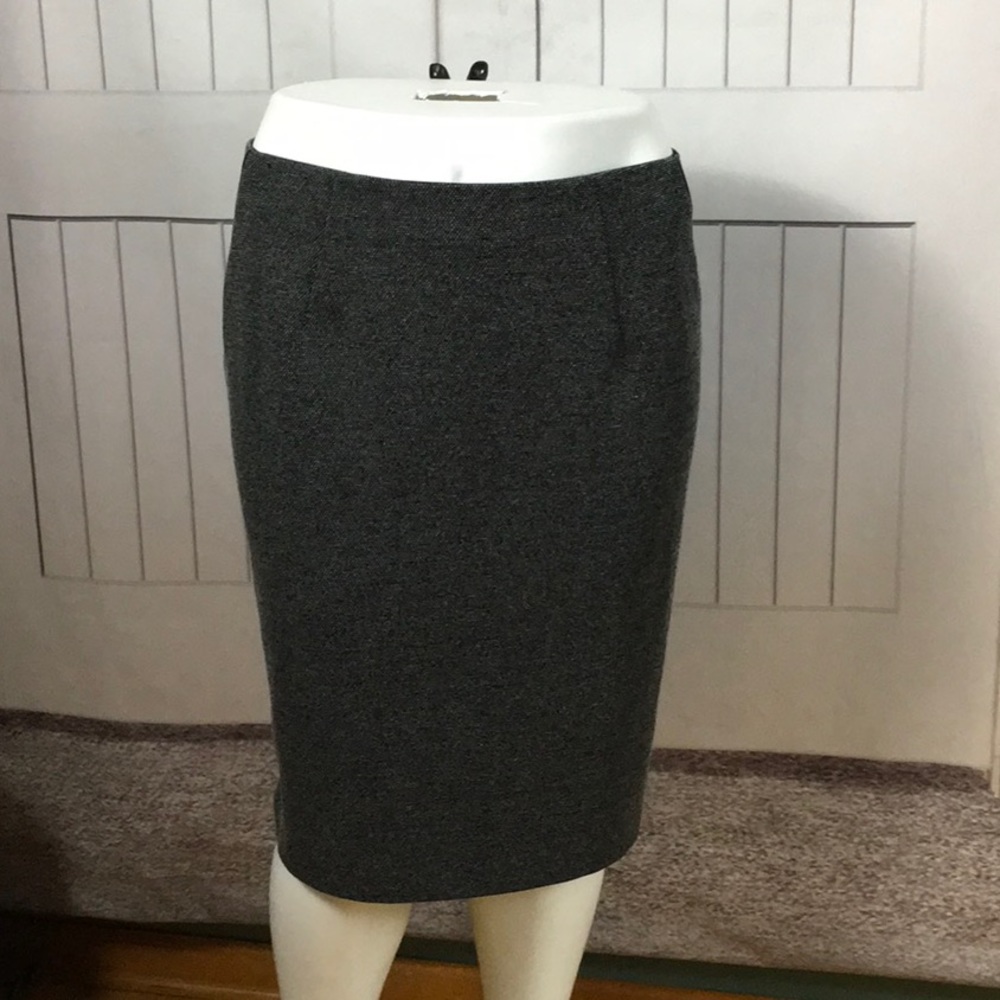 LANE BRYANT BLACK/GREY SKIRT SIZE 28